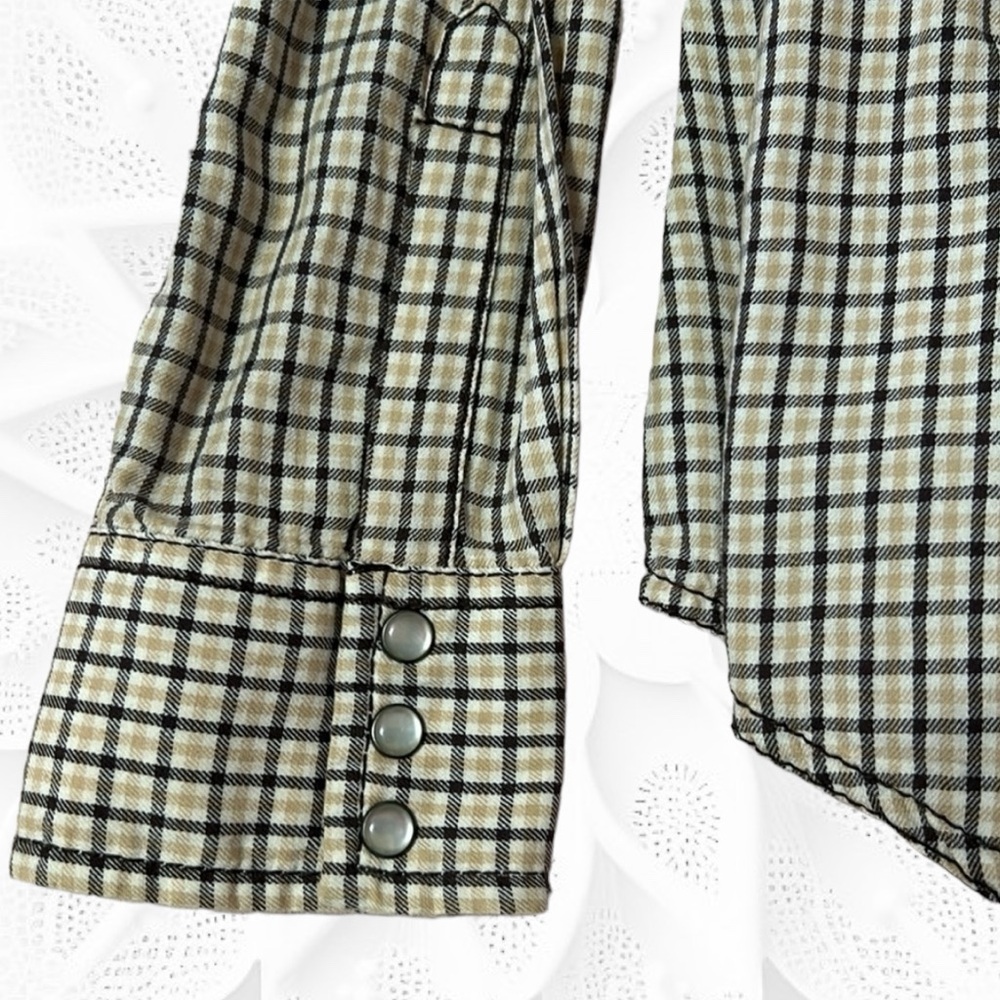 Long sleeve button down shirt. Western style. Checkered print. Snap buttons. - Picture 4 of 7